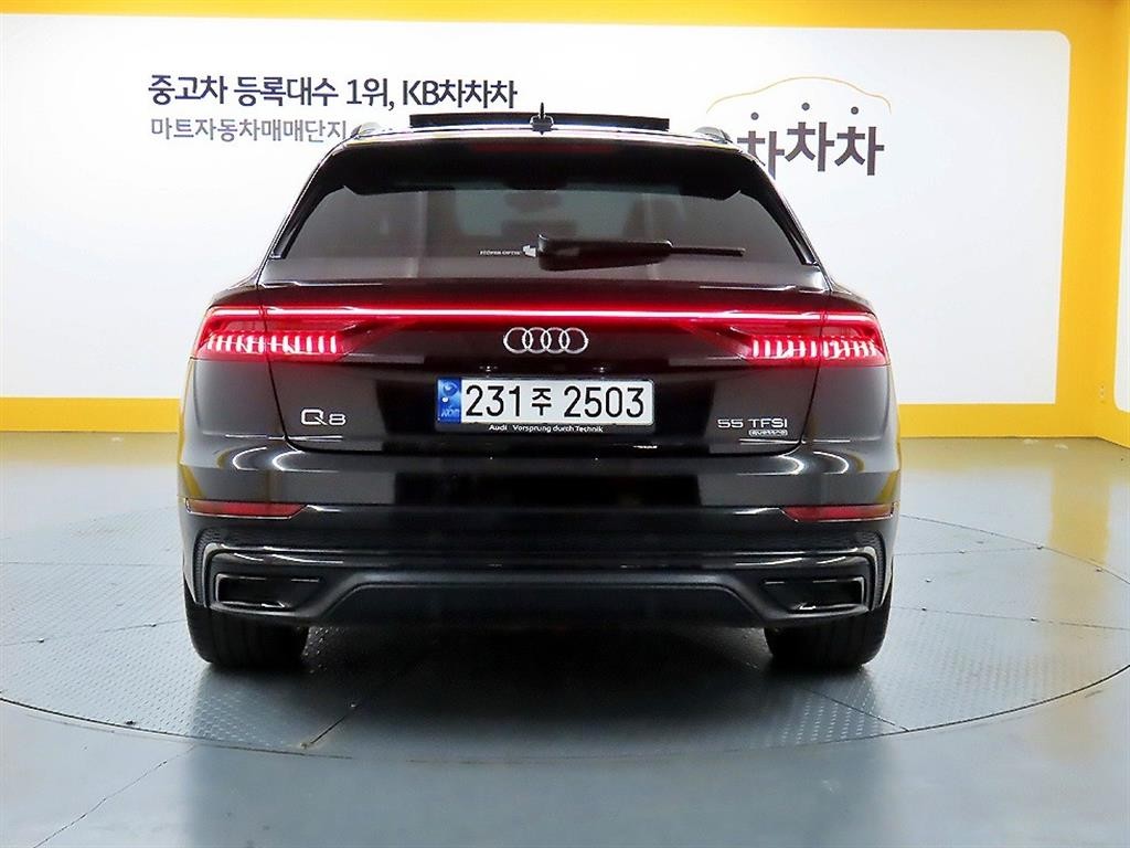 아우디 Q8 55 TFSI 콰트로 프리미엄 이미지 3
