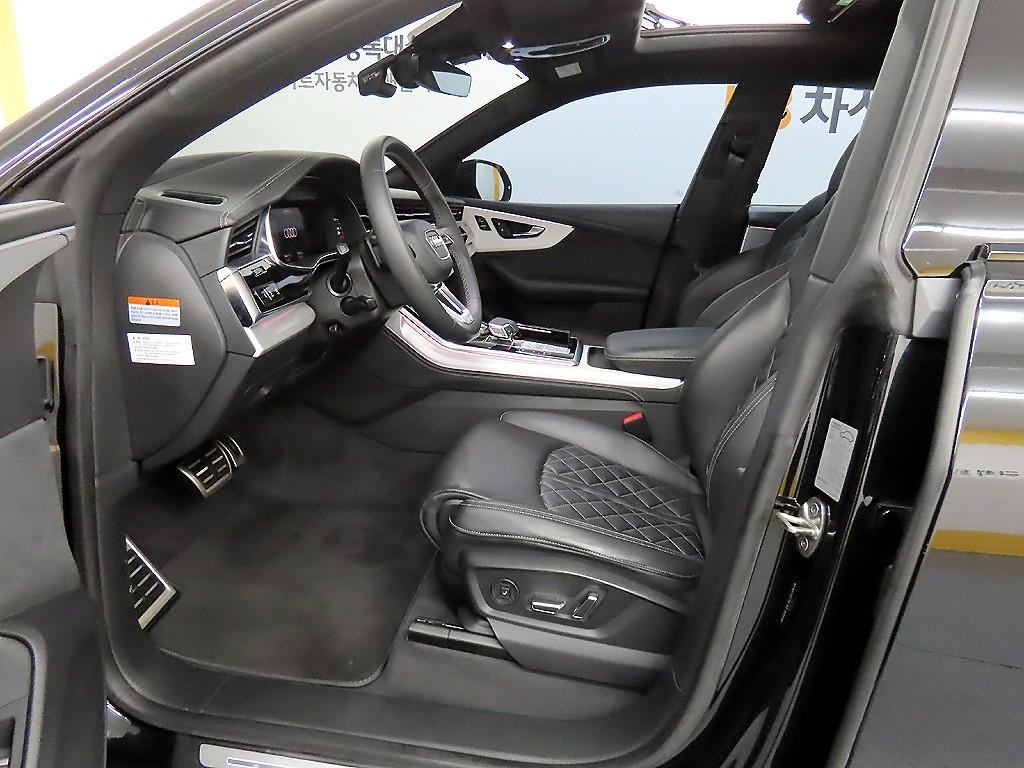아우디 Q8 55 TFSI 콰트로 프리미엄 이미지 5