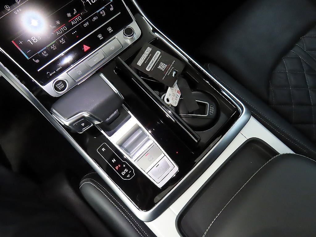아우디 Q8 55 TFSI 콰트로 프리미엄 이미지 9