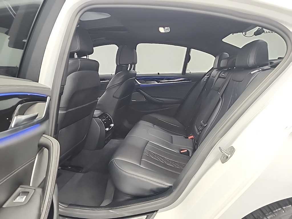 BMW 5시리즈 5시리즈 (G30) 530i xDrive M 스포츠 이미지 12