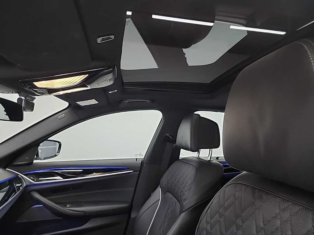 BMW 5시리즈 5시리즈 (G30) 530i xDrive M 스포츠 이미지 14
