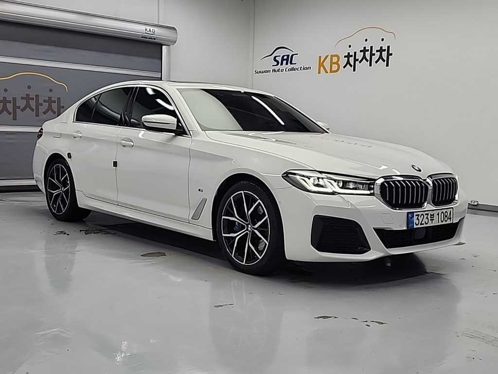 BMW 5시리즈 5시리즈 (G30) 530i xDrive M 스포츠 이미지 4