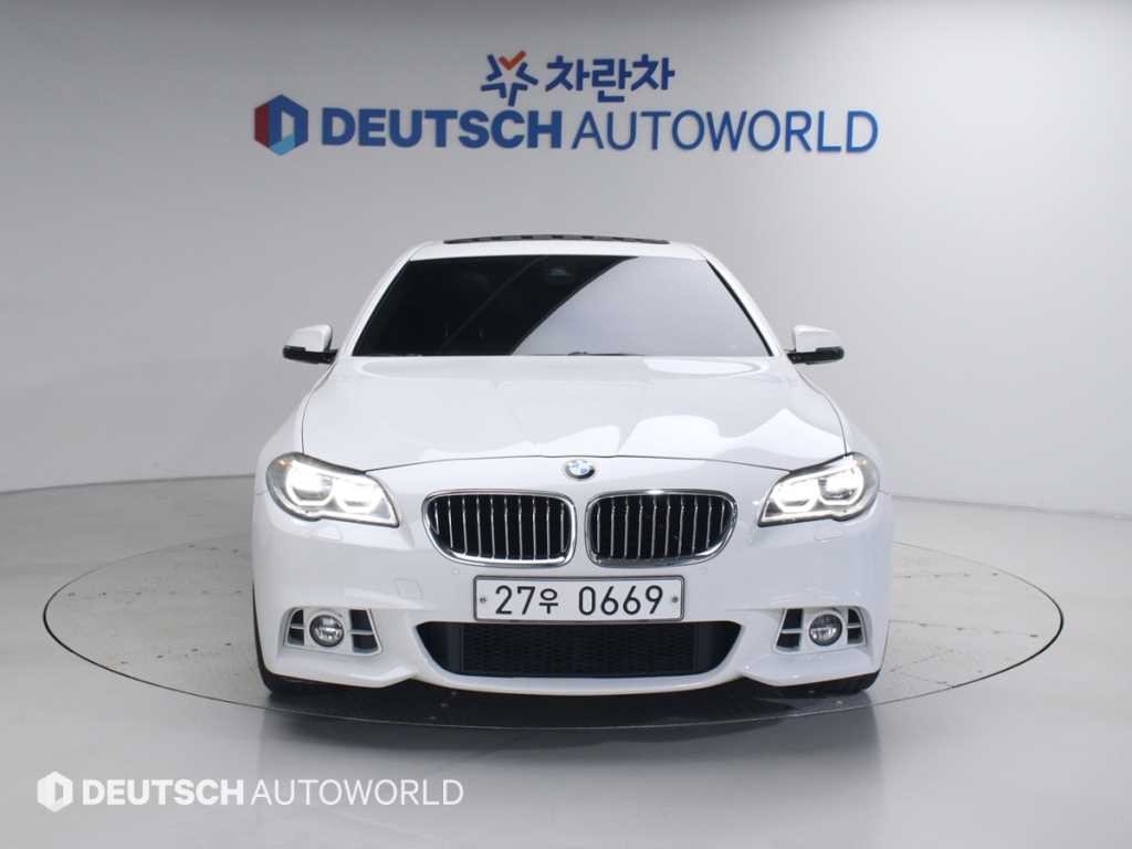 BMW 5시리즈 5시리즈 (F10) 520d xDrive M 에어로다이나믹 이미지 3