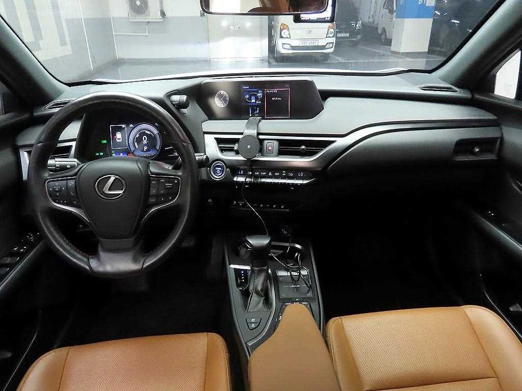 렉서스 UX UX 250h 2.0 2WD 이미지 8