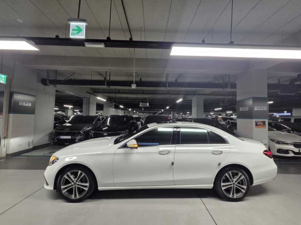 벤츠 E 클래스 E-클래스 W213 E350 4MATIC 아방가르드 이미지 3