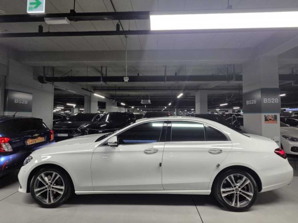 벤츠 E 클래스 E-클래스 W213 E350 4MATIC 아방가르드 이미지 5
