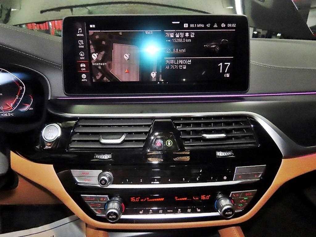 BMW 5시리즈 5시리즈 (G30) 520i 럭셔리 이미지 11