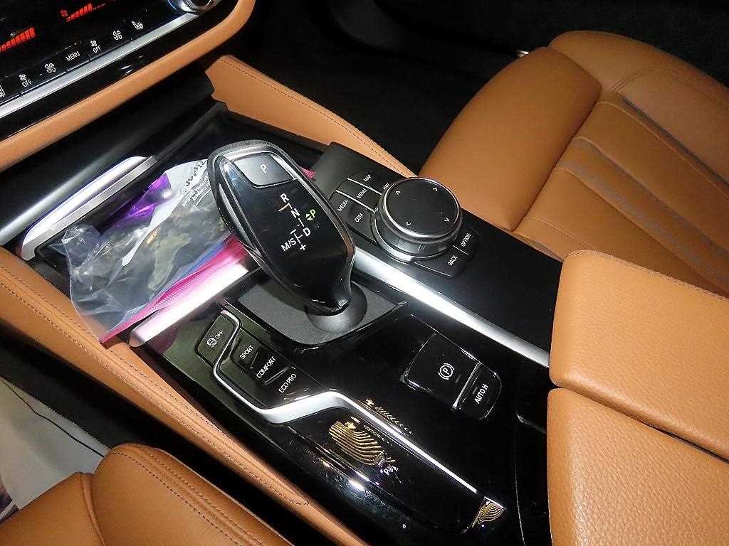 BMW 5시리즈 5시리즈 (G30) 520i 럭셔리 이미지 12