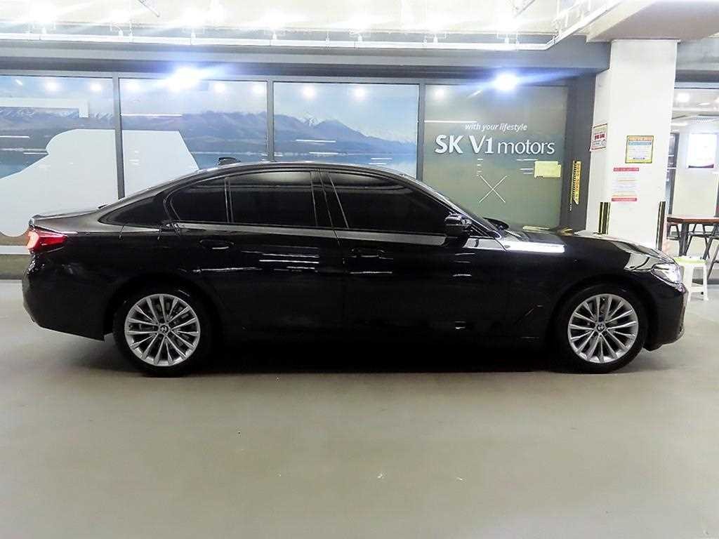 BMW 5시리즈 5시리즈 (G30) 520i 럭셔리 이미지 3