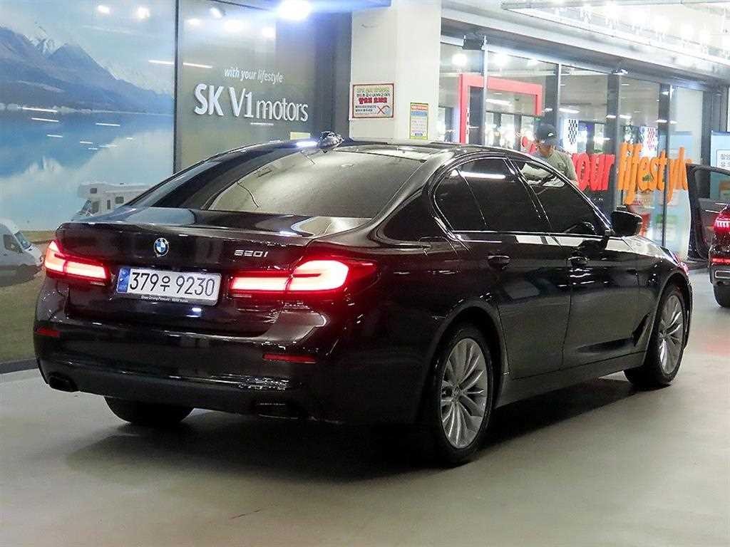 BMW 5시리즈 5시리즈 (G30) 520i 럭셔리 이미지 4