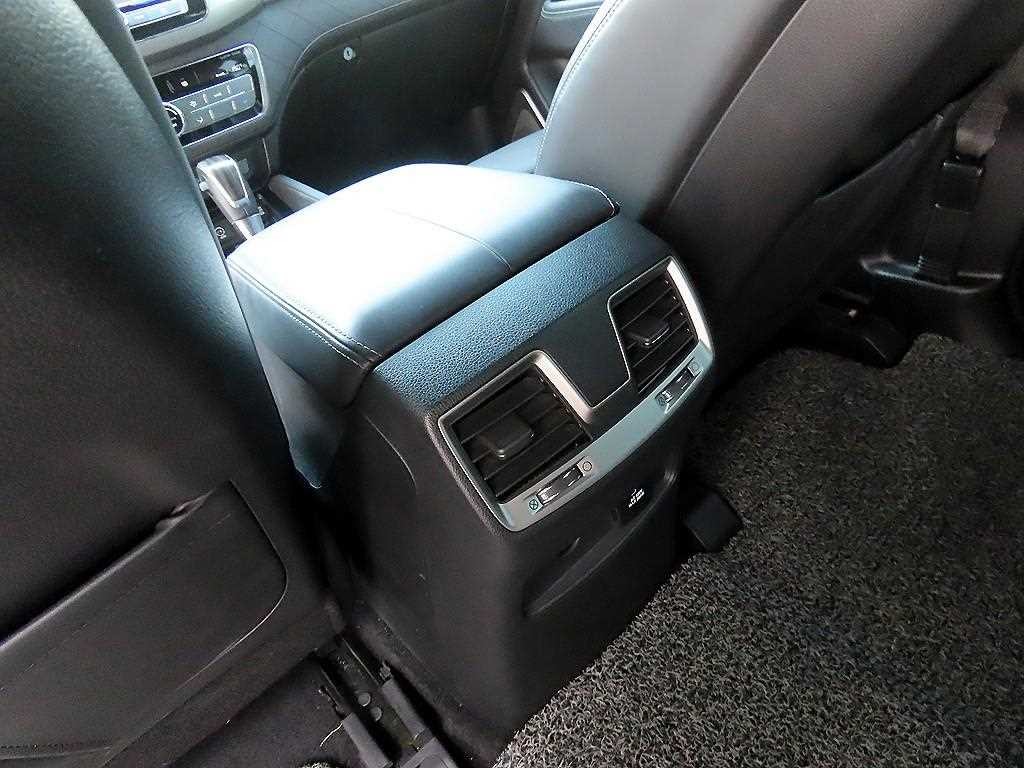 KG모빌리티(쌍용) 렉스턴 G4렉스턴 디젤 2.2 4WD 헤리티지 이미지 15