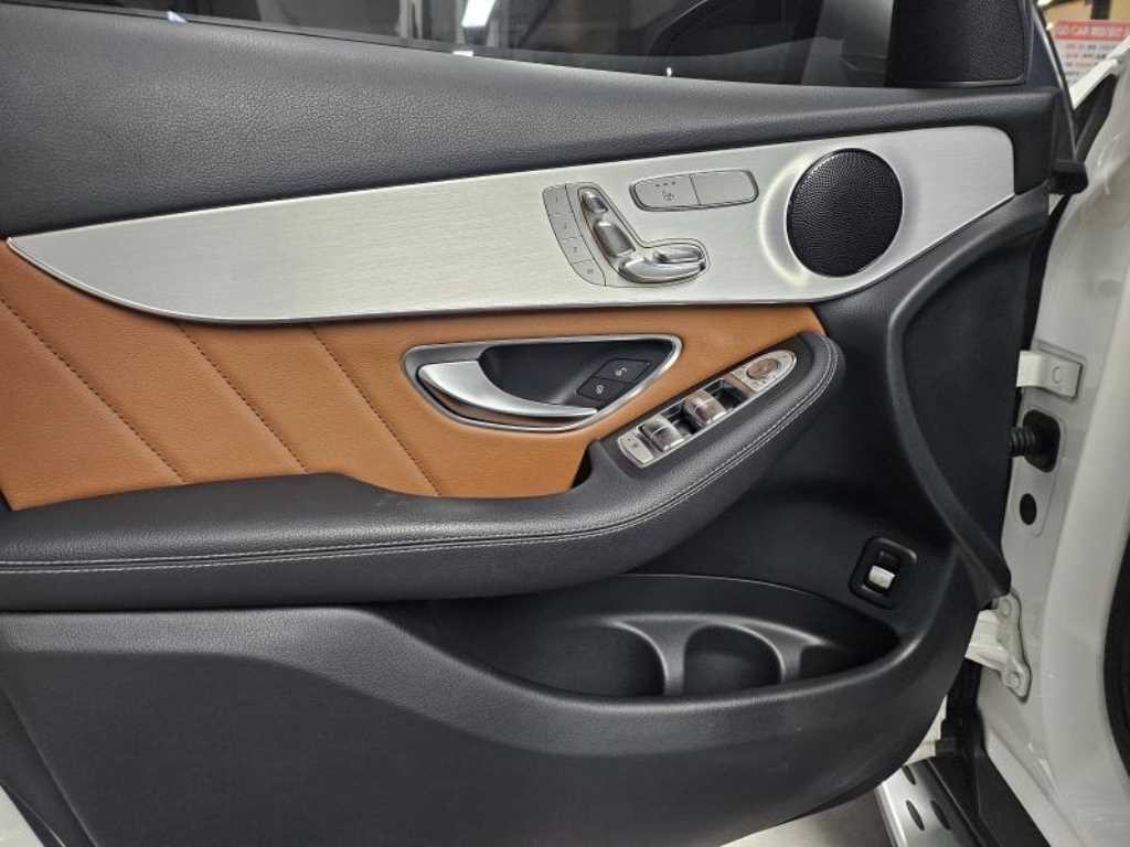 벤츠 GLC 클래스 GLC클래스 X253 GLC 220 d 4MATIC 쿠페 이미지 13