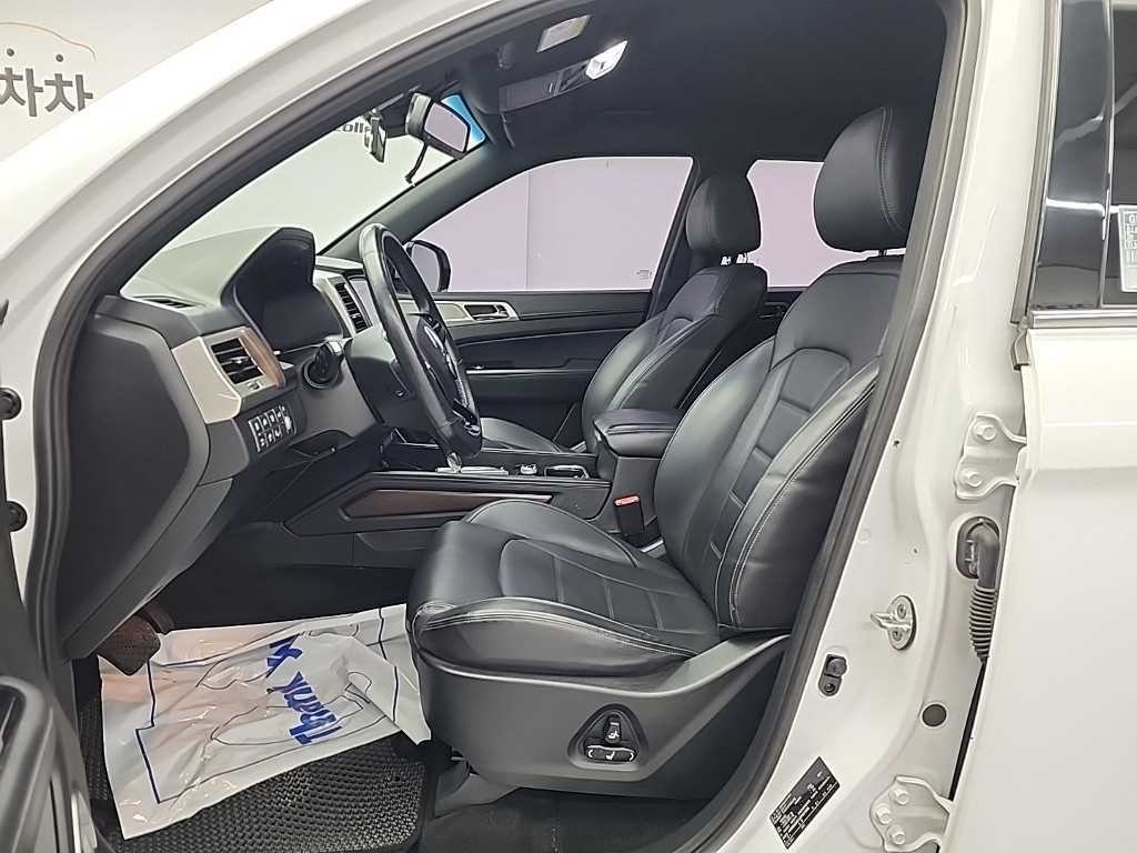 KG모빌리티(쌍용) 렉스턴 G4렉스턴 디젤 2.2 4WD 유라시아 에디션 이미지 11