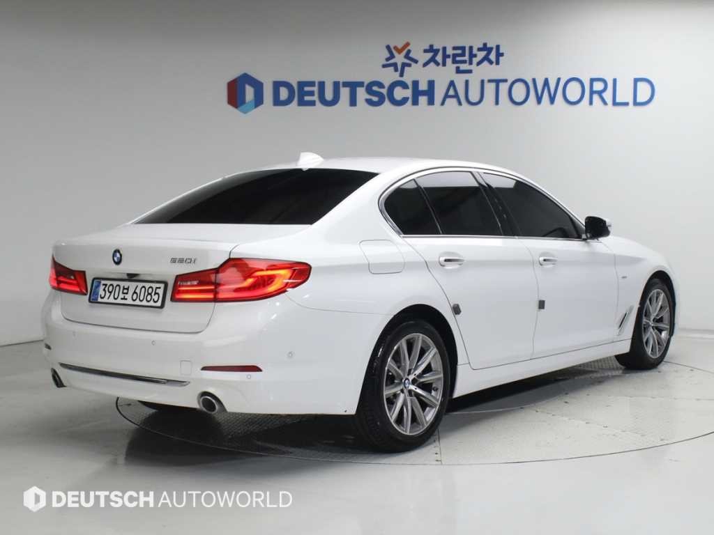 BMW 5시리즈 5시리즈 (G30) 520i 럭셔리 이미지 2