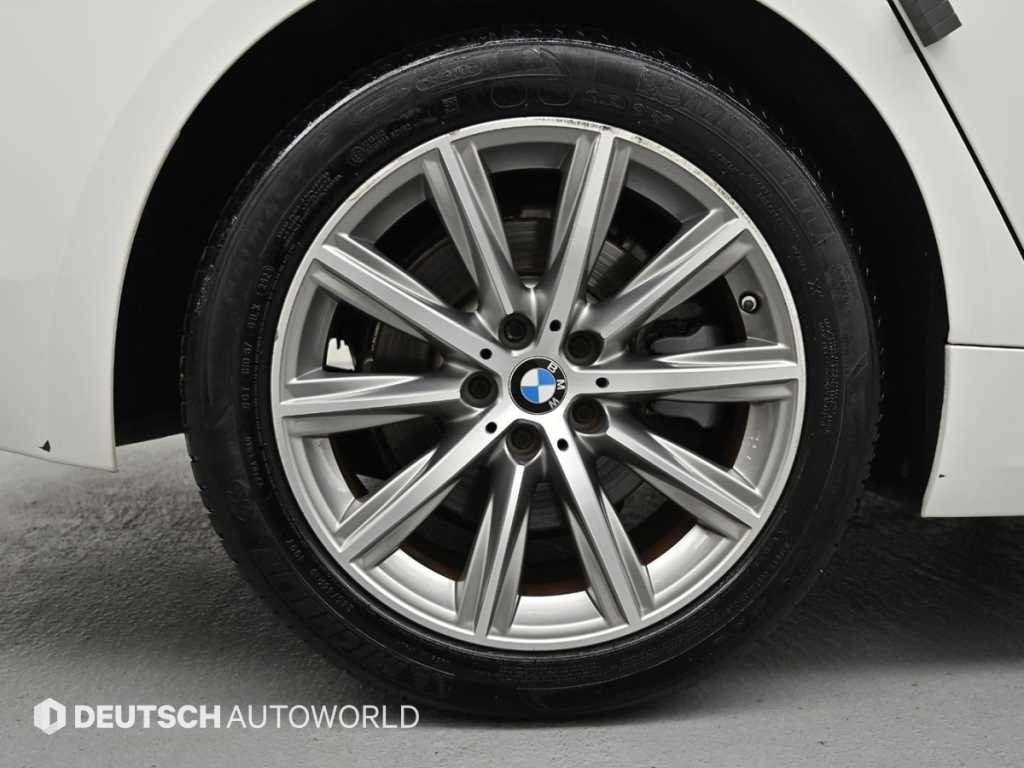 BMW 5시리즈 5시리즈 (G30) 520i 럭셔리 이미지 5