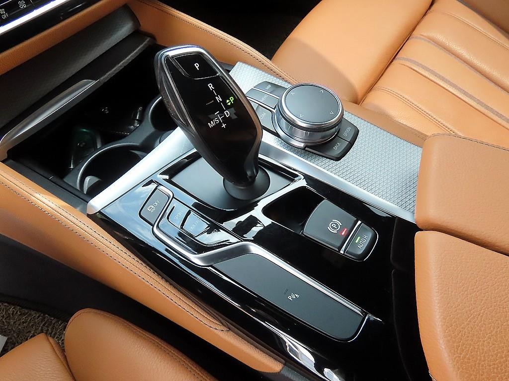 BMW 5시리즈 5시리즈 (G30) 520d M 스포츠 스페셜 에디션 이미지 11