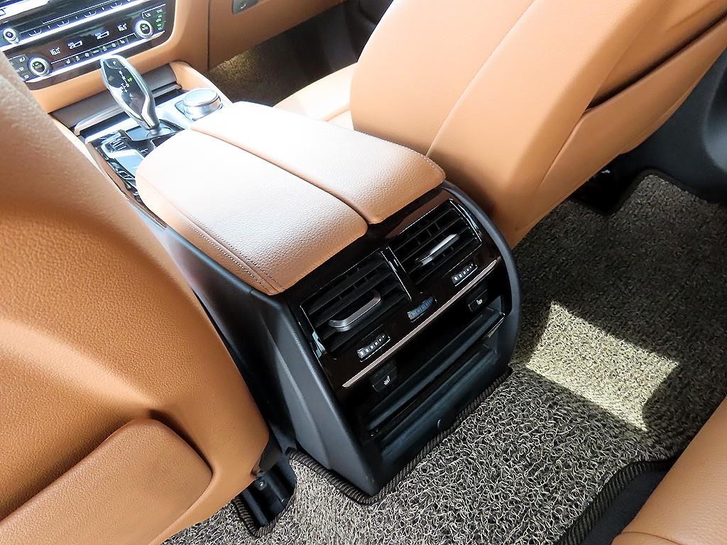 BMW 5시리즈 5시리즈 (G30) 520d M 스포츠 스페셜 에디션 이미지 17