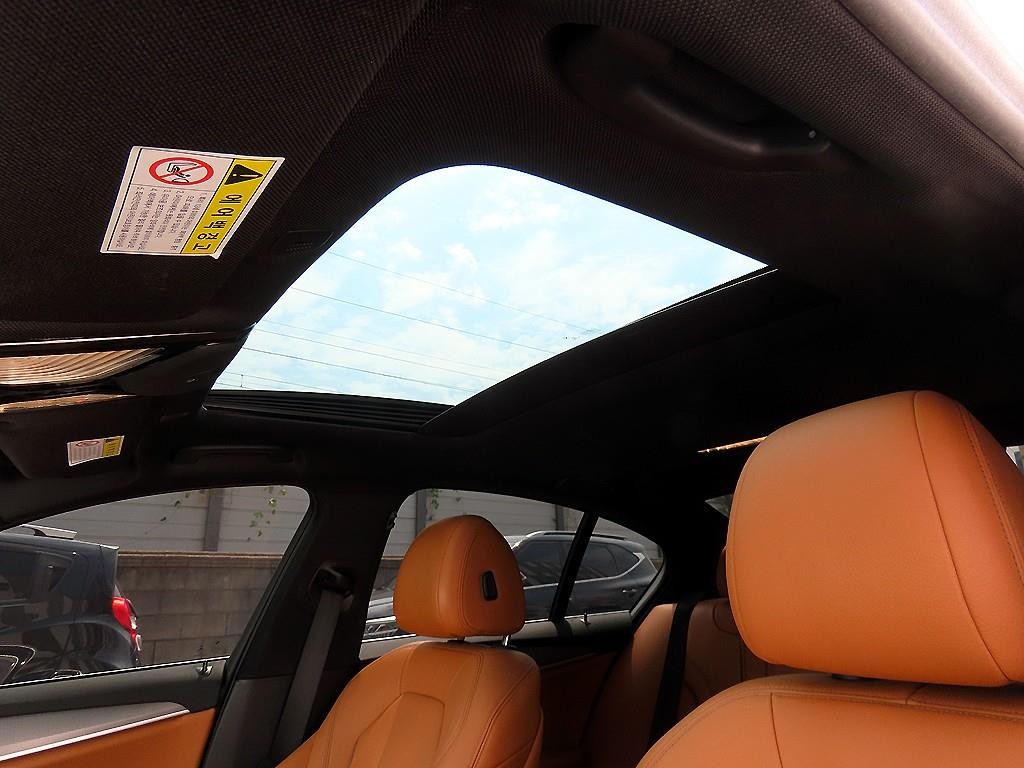 BMW 5시리즈 5시리즈 (G30) 520d M 스포츠 스페셜 에디션 이미지 18