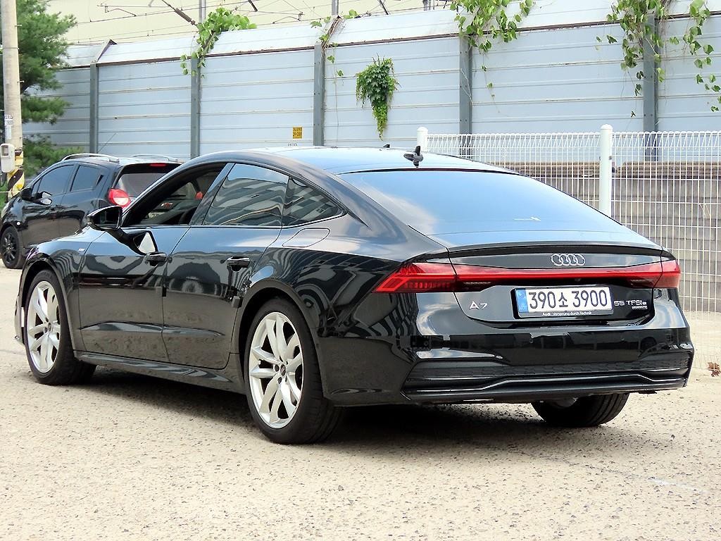 아우디 A7 A7 (4K) 55 TFSI e 콰트로 프리미엄 이미지 3