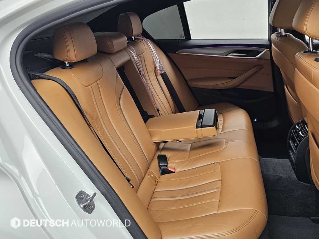 BMW 5시리즈 5시리즈 (G30) 520d xDrive M 스포츠 플러스 이미지 12