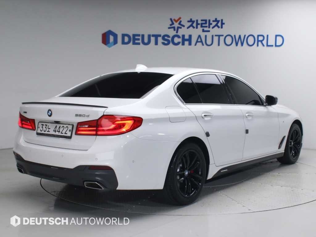 BMW 5시리즈 5시리즈 (G30) 520d xDrive M 스포츠 플러스 이미지 2