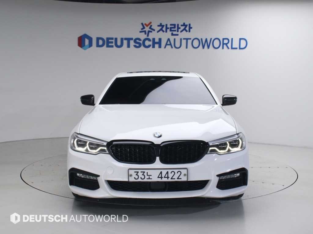 BMW 5시리즈 5시리즈 (G30) 520d xDrive M 스포츠 플러스 이미지 3