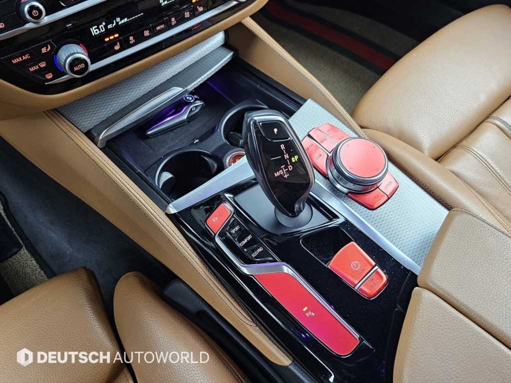 BMW 5시리즈 5시리즈 (G30) 520d xDrive M 스포츠 플러스 이미지 9