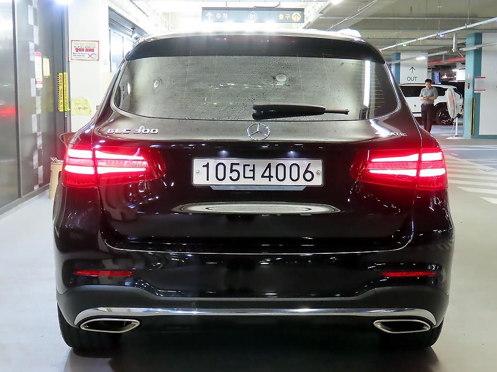 벤츠 GLC 클래스 GLC클래스 X253 GLC 300 4MATIC AMG LINE 이미지 5