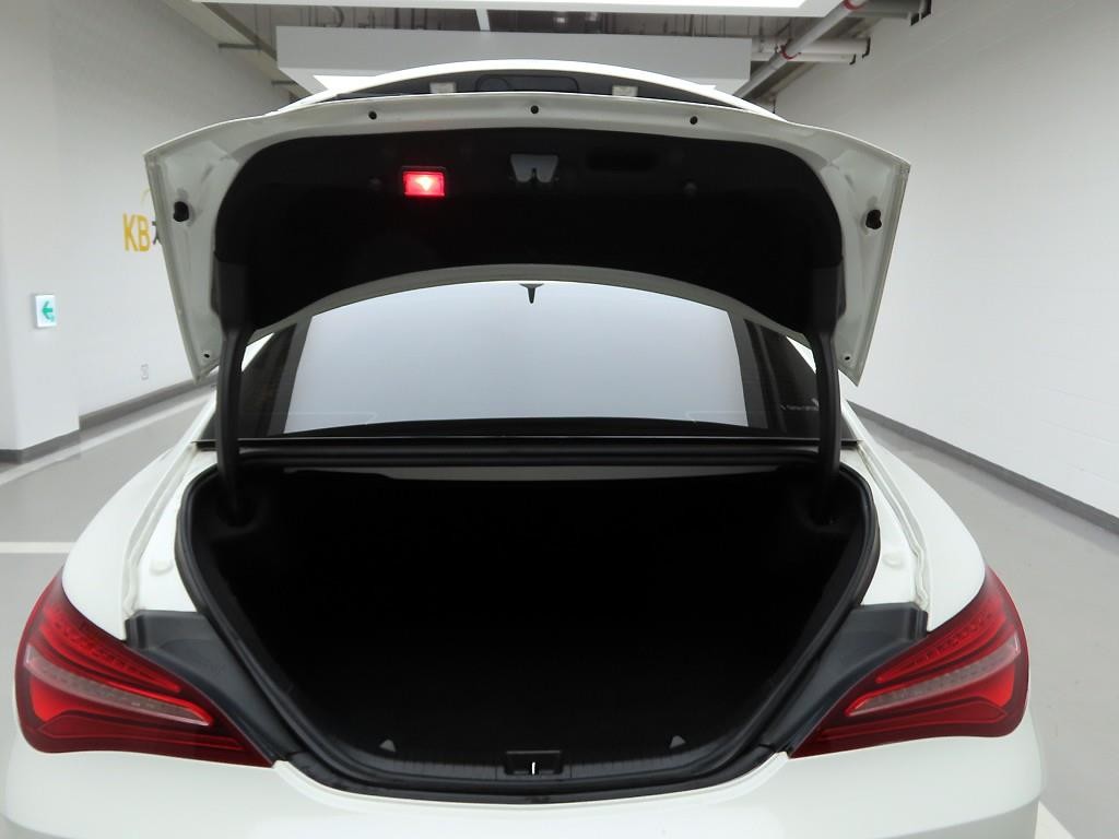 벤츠 CLA 클래스 CLA클래스 CLA 220 AMG LINE 이미지 15