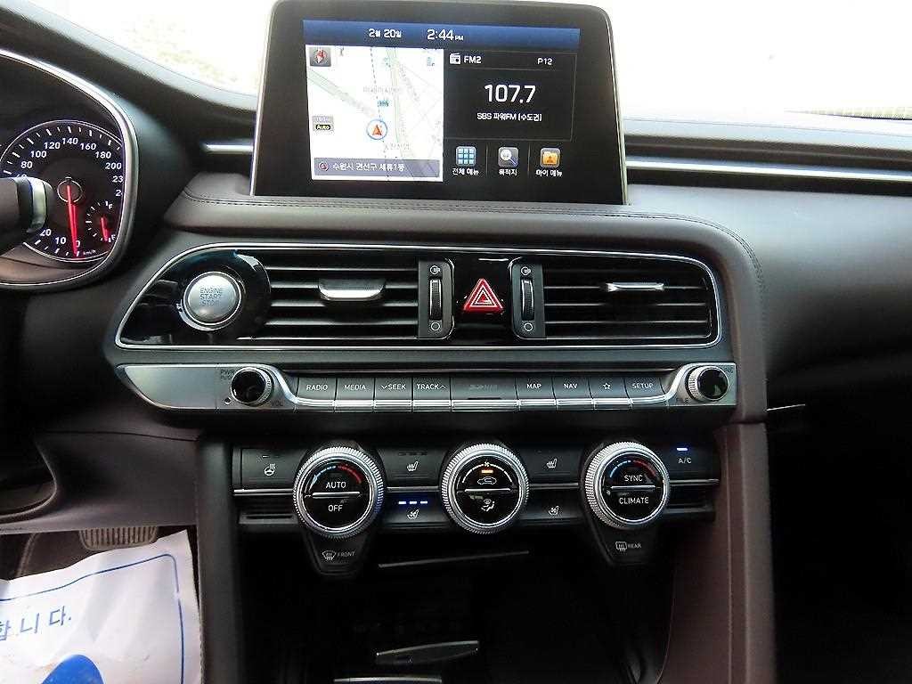 제네시스 G70 2.2D AWD 슈프림 이미지 13