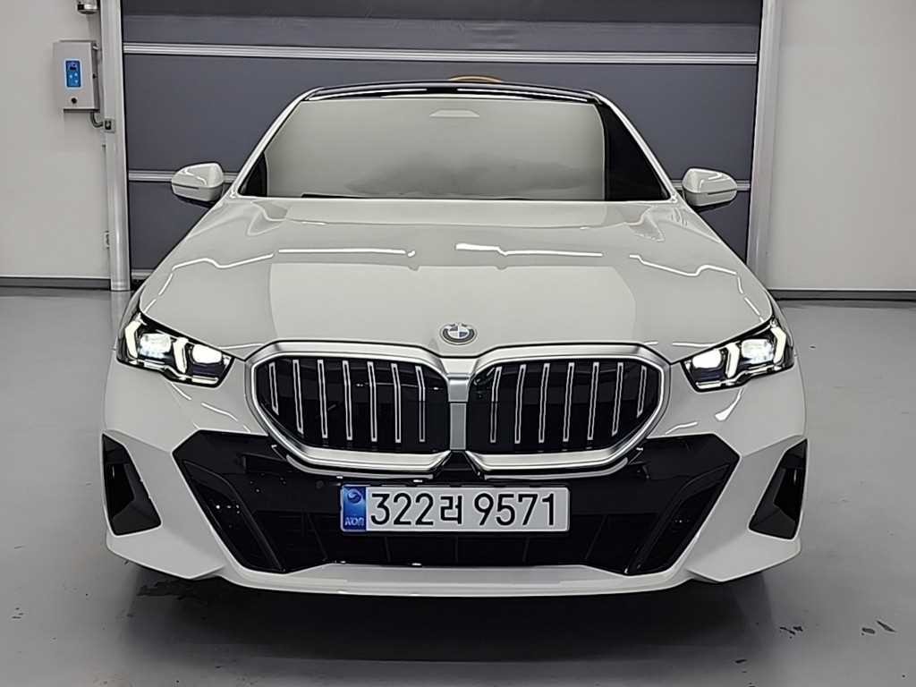 BMW 5시리즈 5시리즈 (G60) 520i M 스포츠 이미지 2