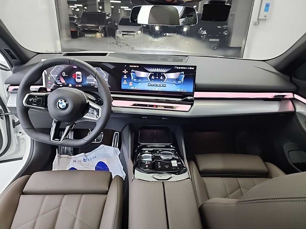 BMW 5시리즈 5시리즈 (G60) 520i M 스포츠 이미지 7