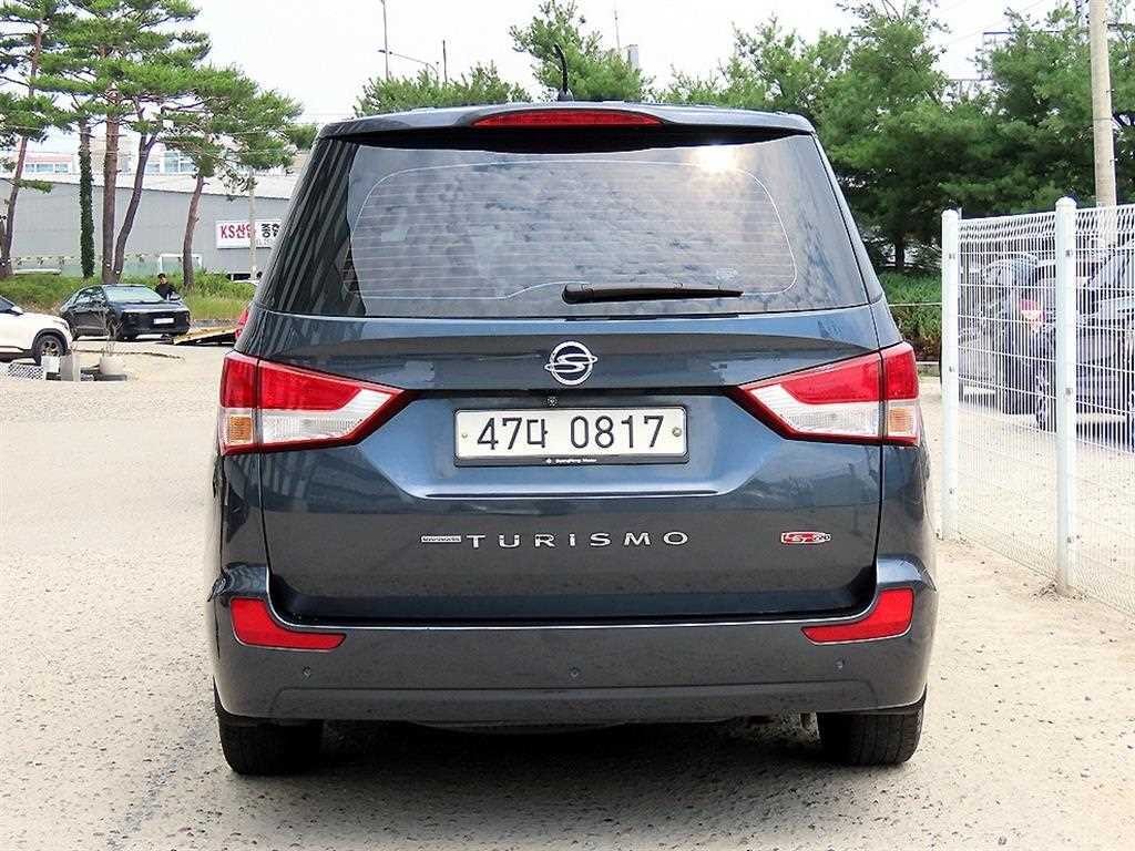 KG모빌리티(쌍용) 코란도 코란도투리스모 4WD TX 9인승 이미지 4