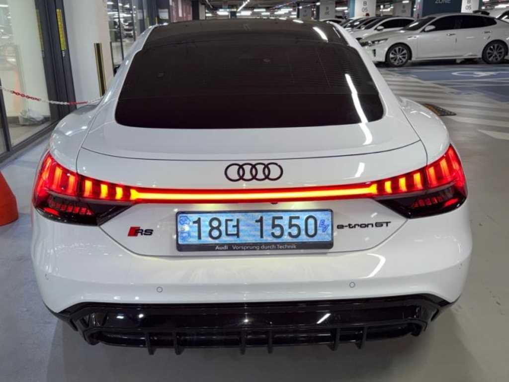 아우디 e-트론 GT GT 콰트로 프리미엄 이미지 5