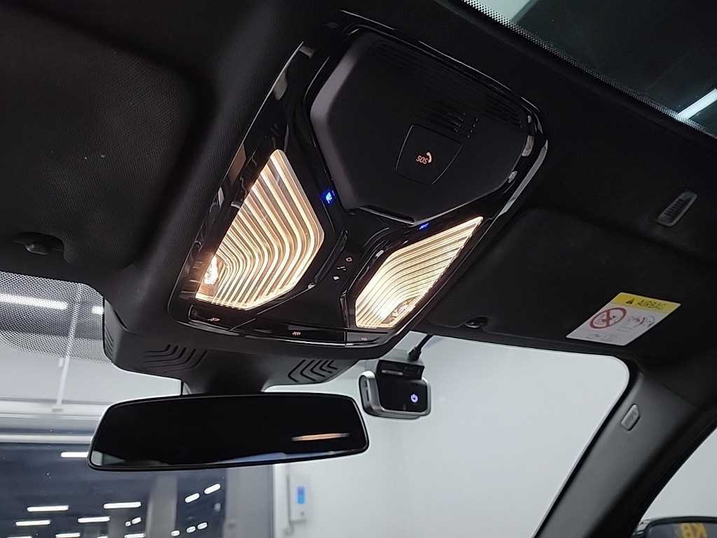 BMW 5시리즈 5시리즈 (G30) 523d xDrive M 스포츠 이미지 17