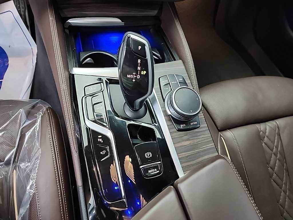 BMW 5시리즈 5시리즈 (G30) 523d xDrive M 스포츠 이미지 8