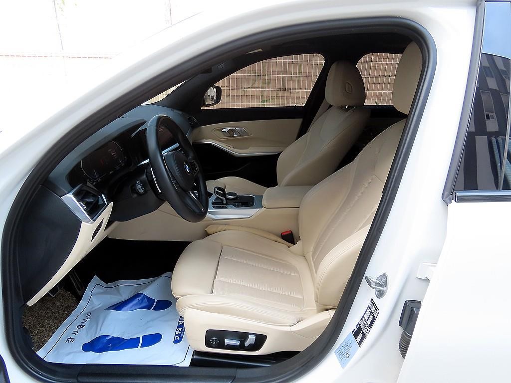 BMW 3시리즈 3시리즈 (G20) 320i M 스포츠 이미지 5
