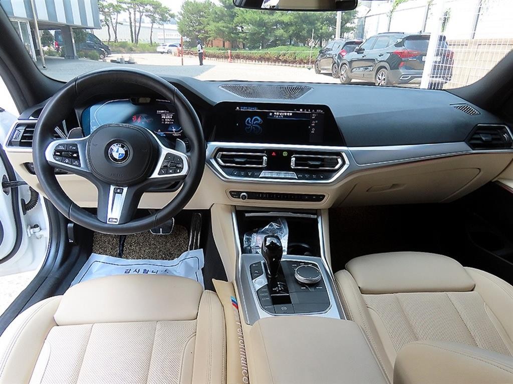 BMW 3시리즈 3시리즈 (G20) 320i M 스포츠 이미지 7