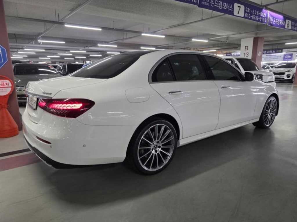 벤츠 E 클래스 E-클래스 W213 E350 4MATIC AMG LINE 이미지 4