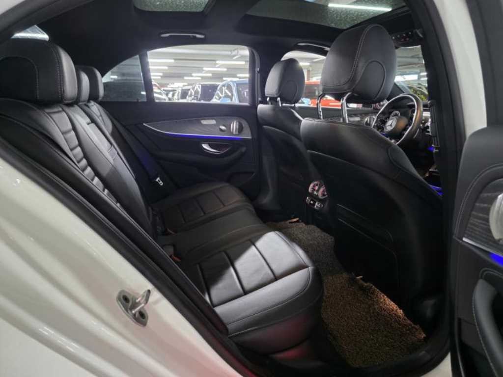 벤츠 E 클래스 E-클래스 W213 E350 4MATIC AMG LINE 이미지 9