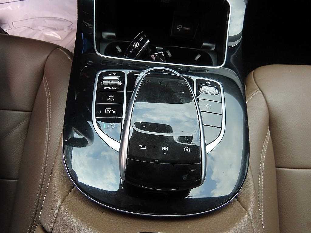 벤츠 E 클래스 E-클래스 W213 E220d 아방가르드 이미지 12