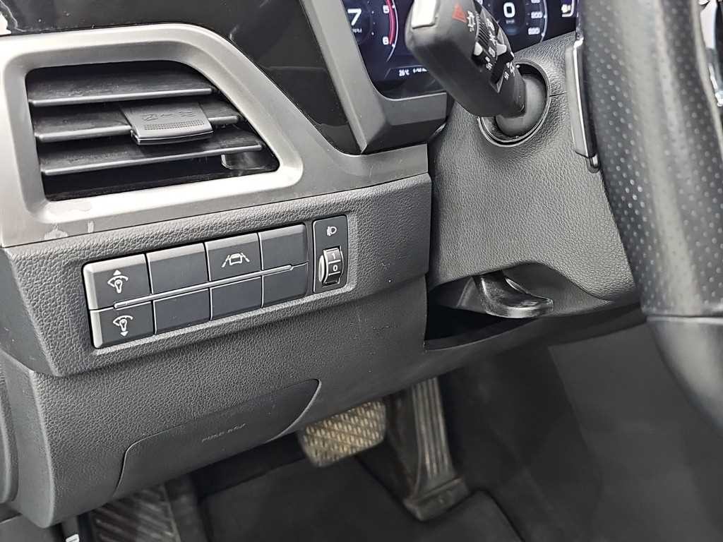 KG모빌리티(쌍용) 코란도 뷰티풀코란도 2WD 디젤 1.6 C7 이미지 17