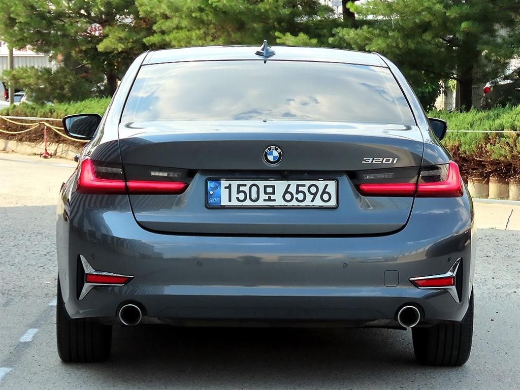 BMW 3시리즈 3시리즈 (G20) 320i 럭셔리 이미지 4