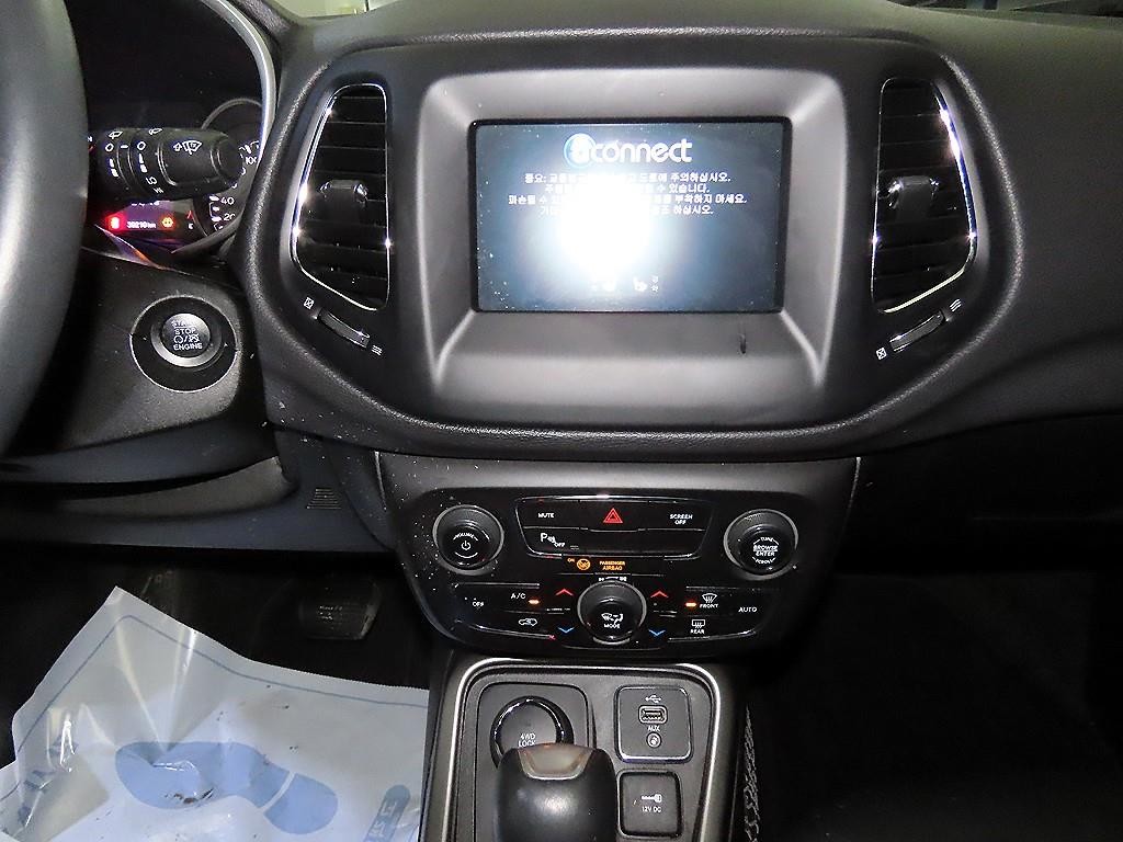 지프 컴패스 컴패스 2세대 2.4 AWD 론지튜드 이미지 11