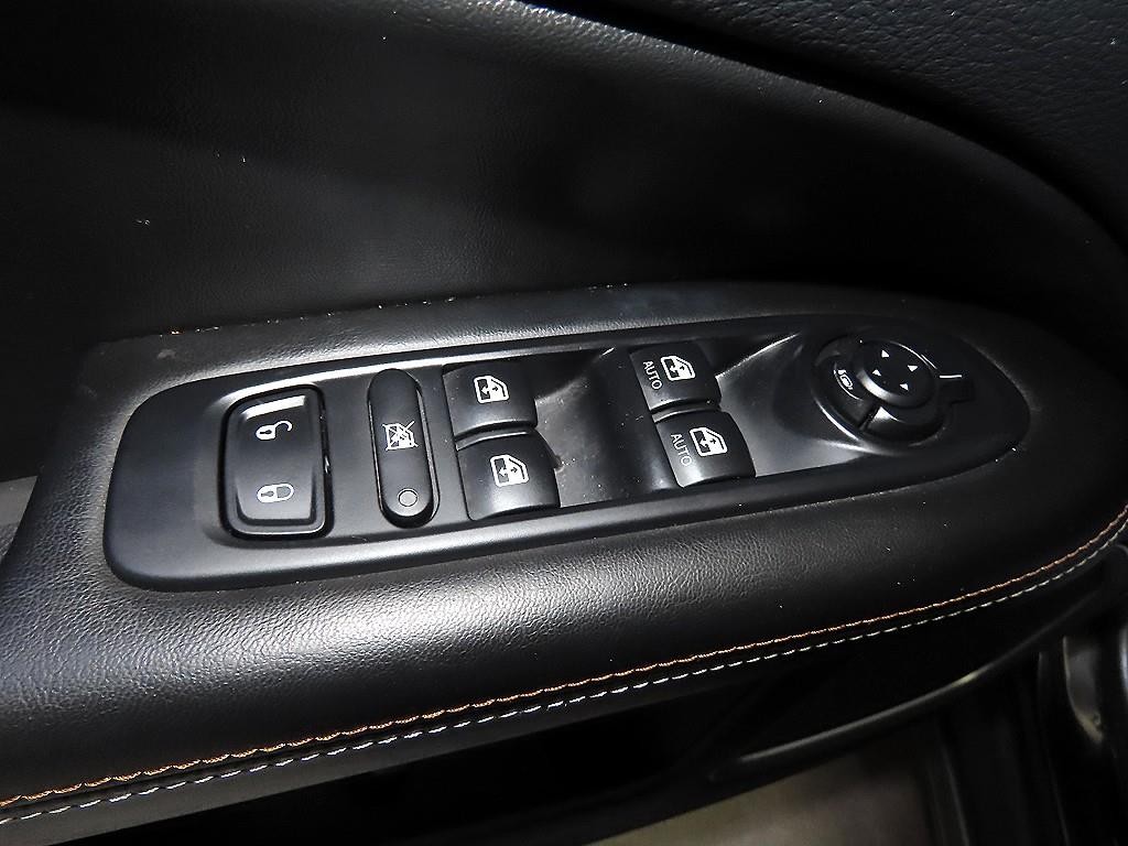 지프 컴패스 컴패스 2세대 2.4 AWD 론지튜드 이미지 13