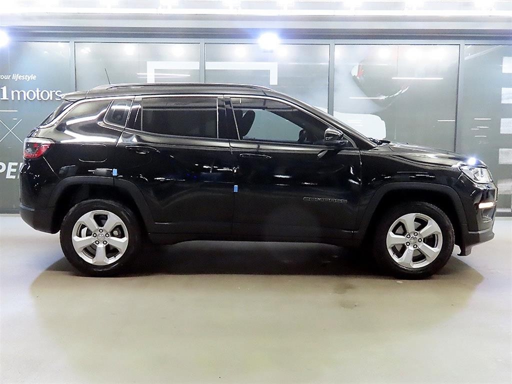 지프 컴패스 컴패스 2세대 2.4 AWD 론지튜드 이미지 3