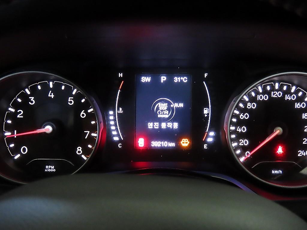 지프 컴패스 컴패스 2세대 2.4 AWD 론지튜드 이미지 9