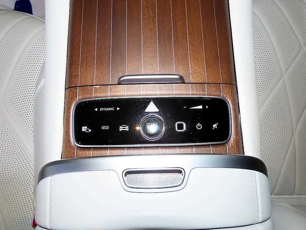 벤츠 EQS EQS SUV X296 EQS 580 4MATIC 런치에디션 이미지 12