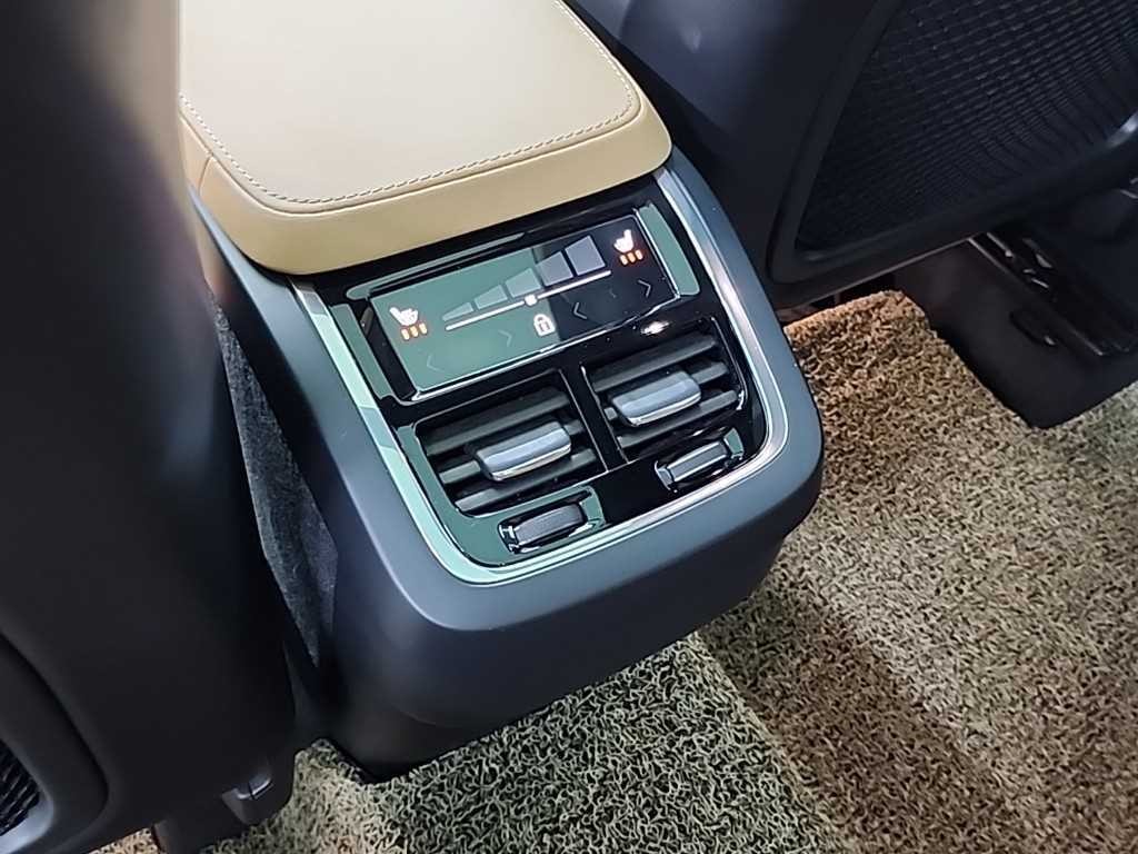 볼보 XC90 XC90 2세대 2.0 B6 AWD 인스크립션 이미지 13