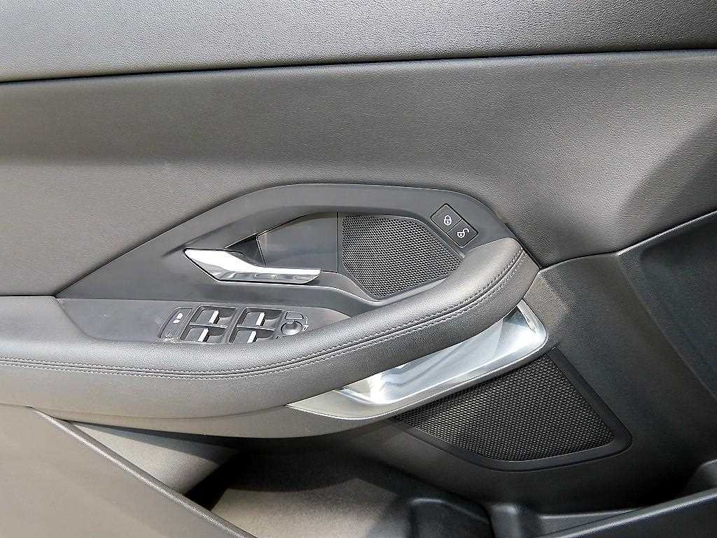 재규어 E-PACE D180 S 이미지 11